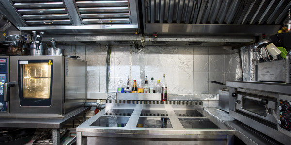 Limpiezas de Conductos de Extracción y Ventilación Fuensanta · Cocina de Kebabs